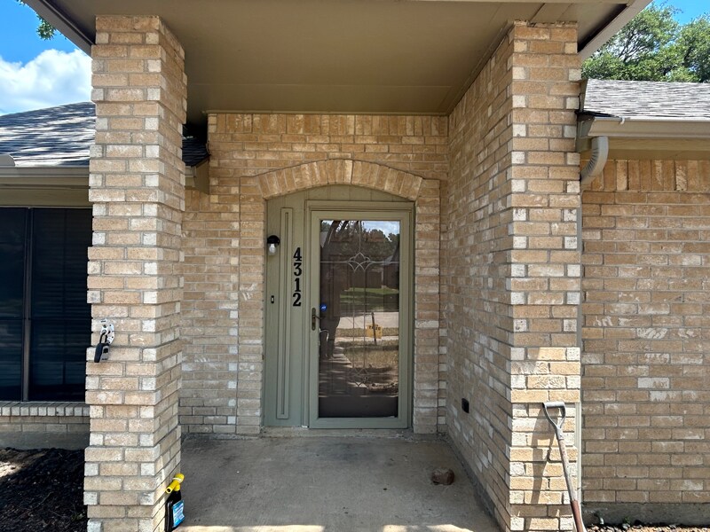 Building Photo - 4312 Avon Ct