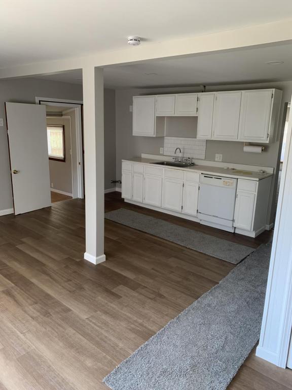 Building Photo - 24426 Columbus Ave