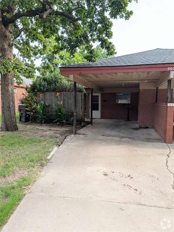 Building Photo - 6601 NW 30th Terrace