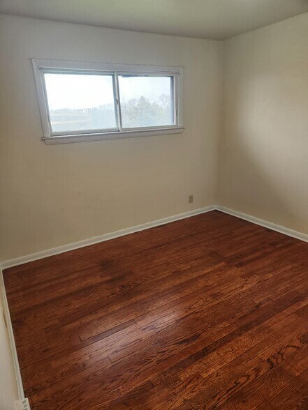 Building Photo - 2390 S 92nd St