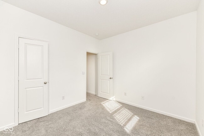 Building Photo - 291 Limerick Ln