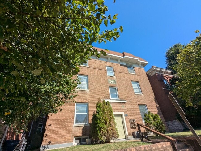 Building Photo - 3911 Castleman Ave