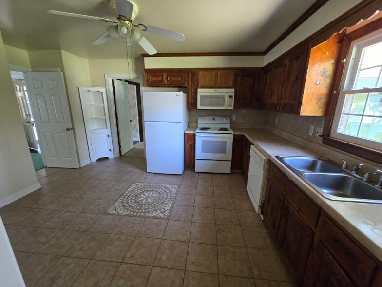 Building Photo - 3316 E Princeton Rd