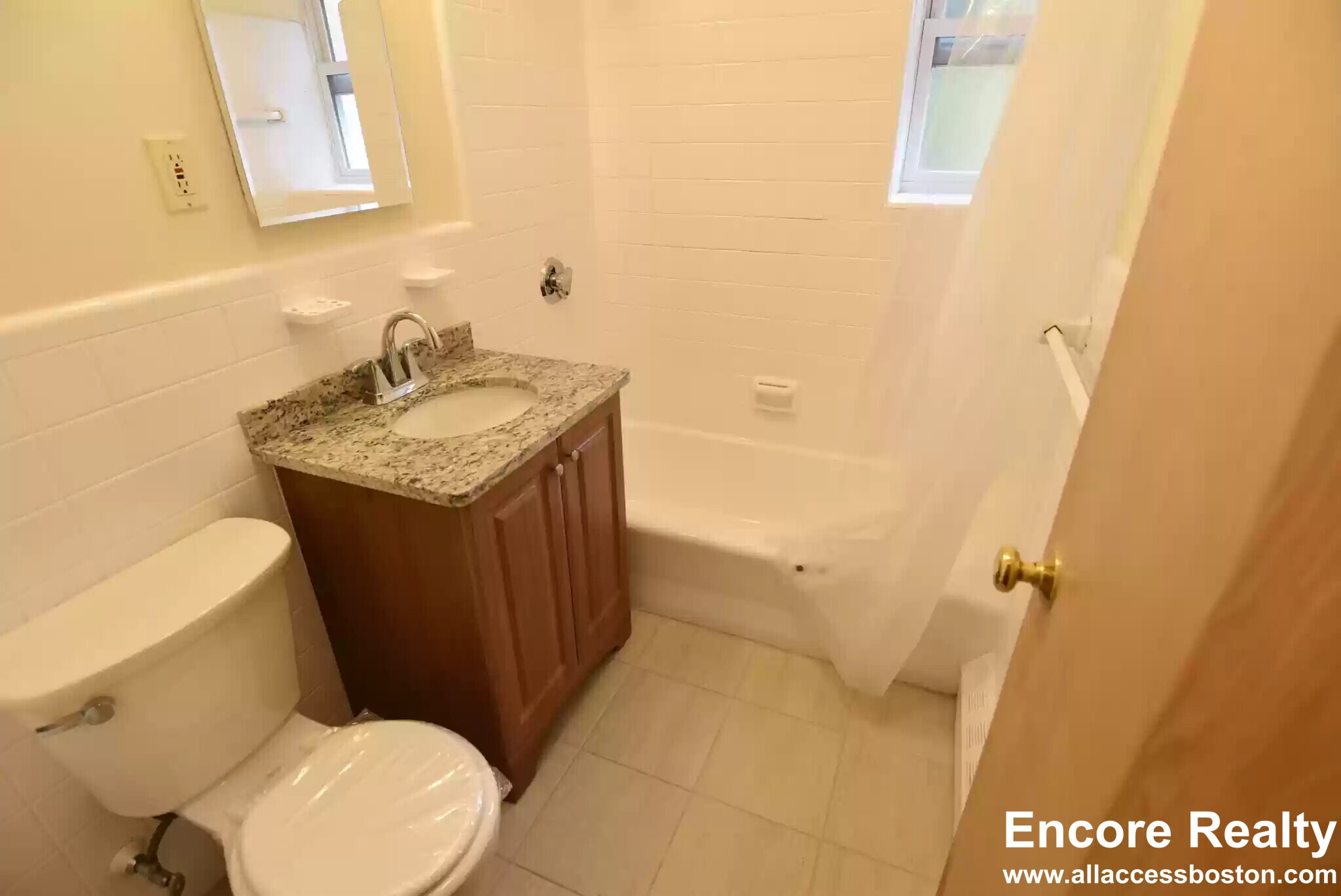 Building Photo - 74 Parkman St