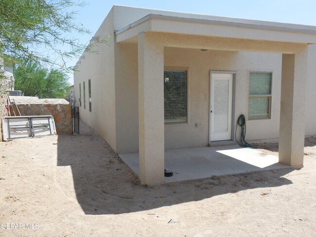 Building Photo - 12867 Ivelet Ct