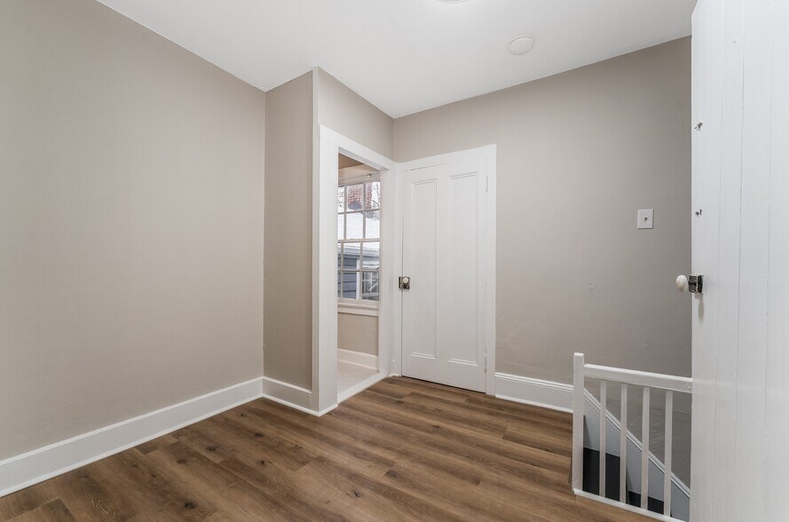 Building Photo - 22 Park Ave