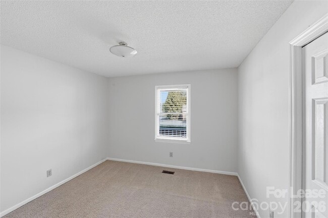 Building Photo - 1607 McFarland Dr