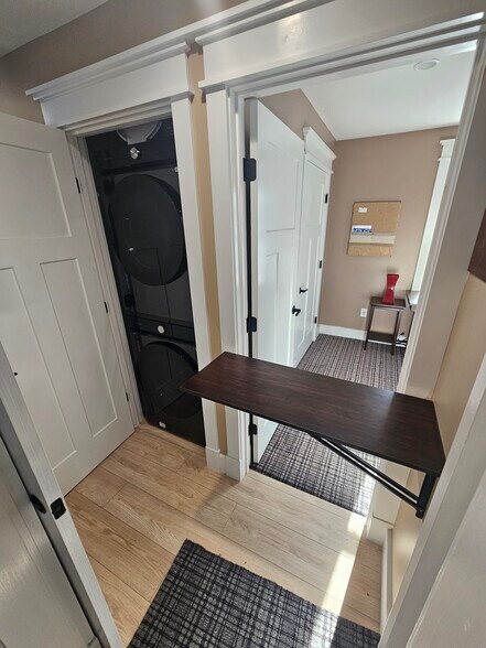 Building Photo - 435 High St