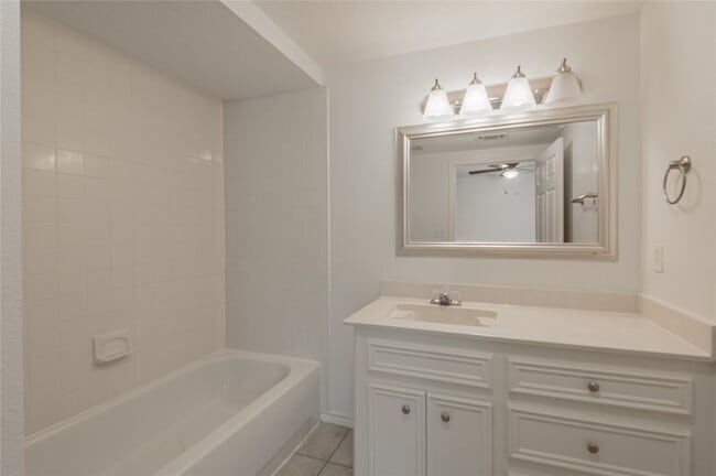 Building Photo - 2118 Avenue M