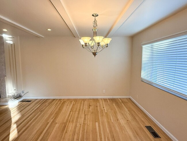 Building Photo - 6403 Tamalpais Ave