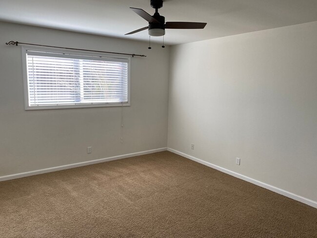 Building Photo - 518 Irelan Dr