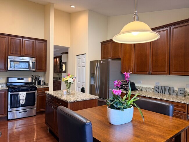 Building Photo - 1804 Crenshaw Cir