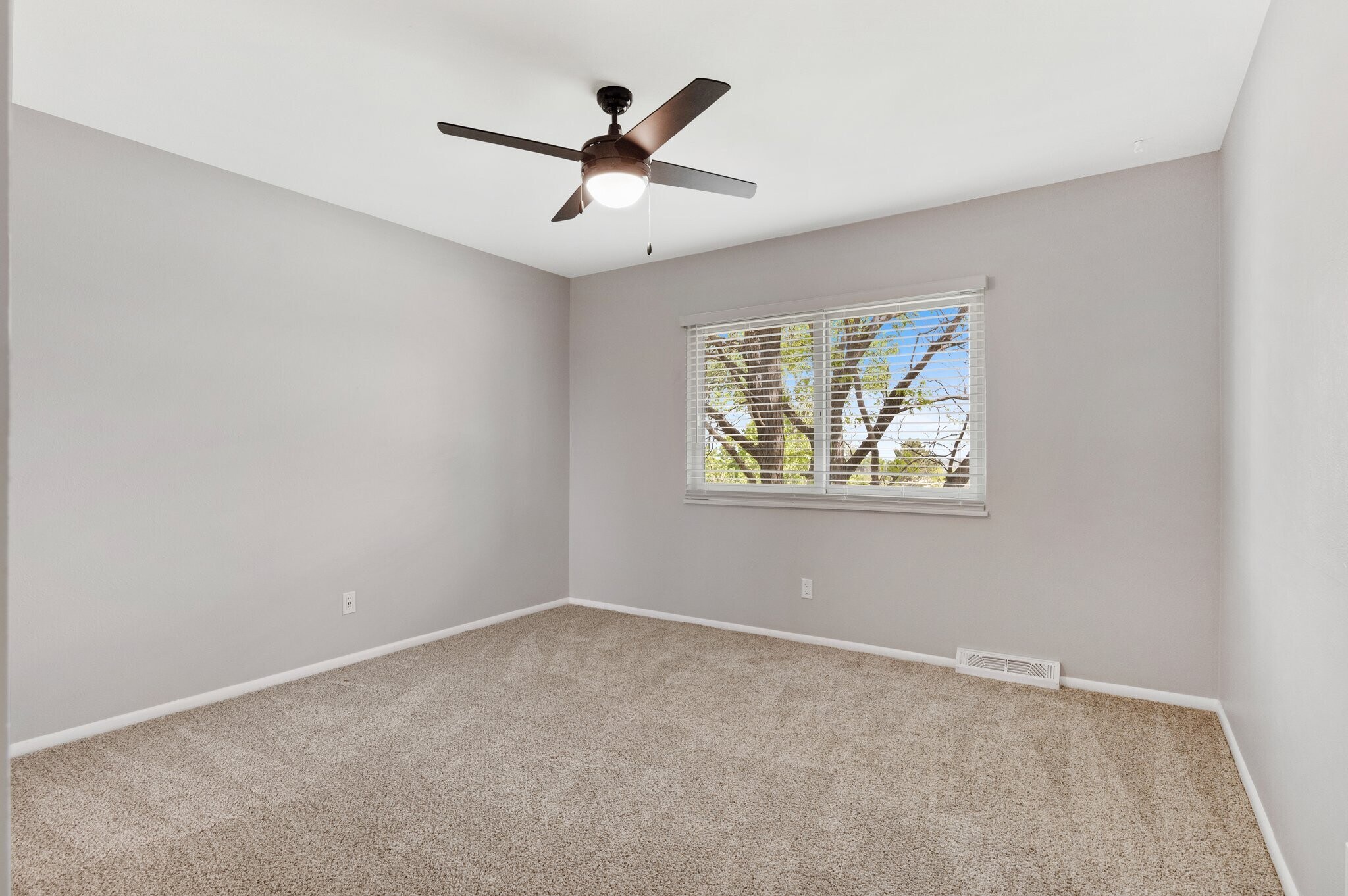 Building Photo - 12992 W Jewell Cir