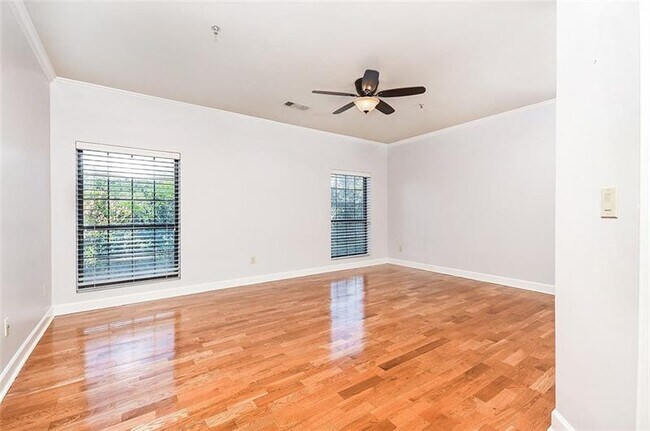 Building Photo - 2865 Lenox Rd NE