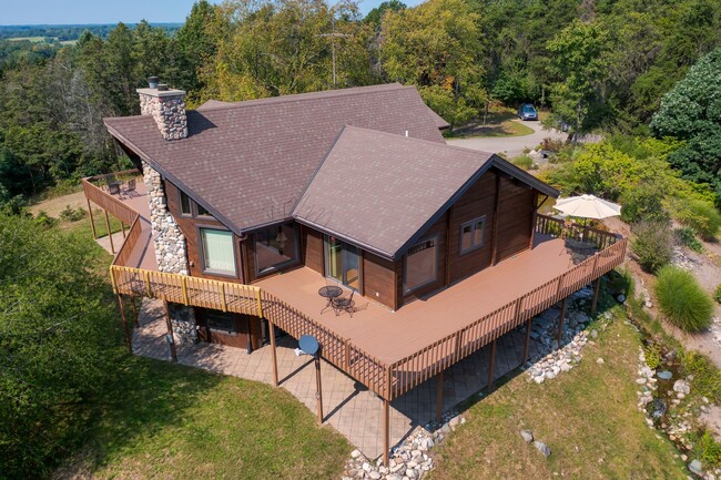 Building Photo - Three Bedroom Home in Hartford