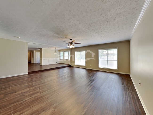 Building Photo - 5157 Parkview Ct SW