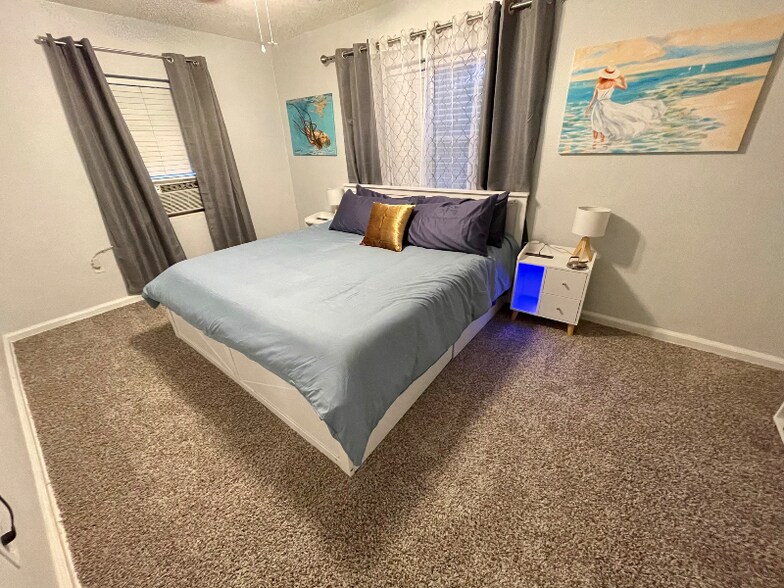 Building Photo - 193 E Highland Dr