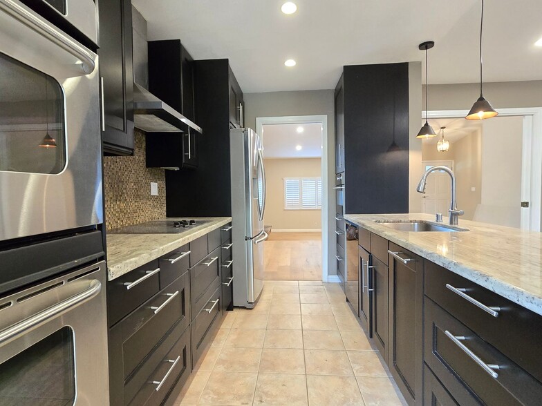 Building Photo - 115 Espada Pl