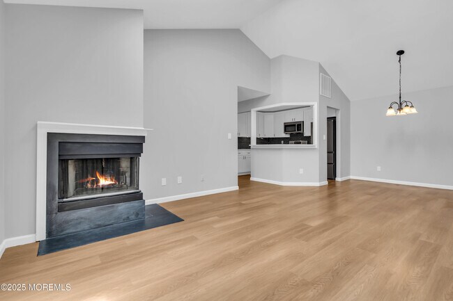 Building Photo - 2212 Candlelight Ct