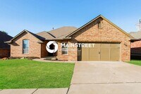 Building Photo - 4 Bedroom Pet-Friendly Home in Edmond, OK with Main Street Renewal