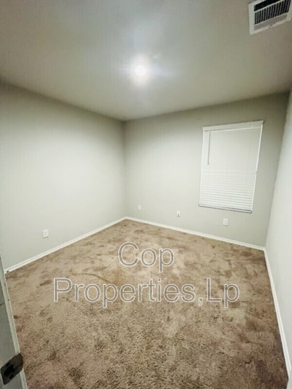 Building Photo - 4235 Mesa Cove