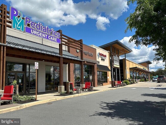 Building Photo - 43395 Briar Creek Terrace