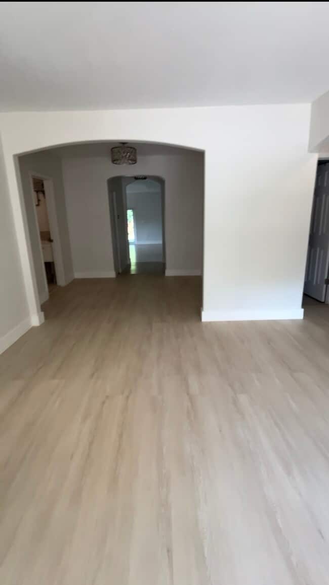 Building Photo - 2511 SW 24th Ct