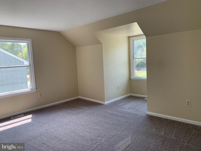 Building Photo - 249 Periwinkle Ave