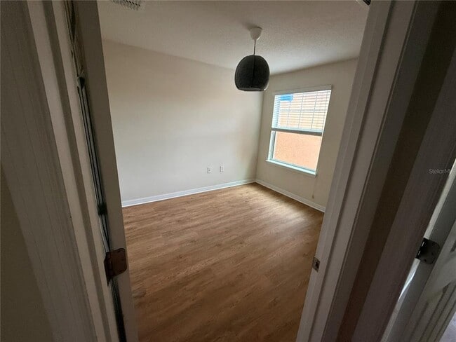 Building Photo - 9571 Silver Buttonwood St
