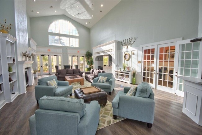 Building Photo - 2801 Chancellorsville Dr
