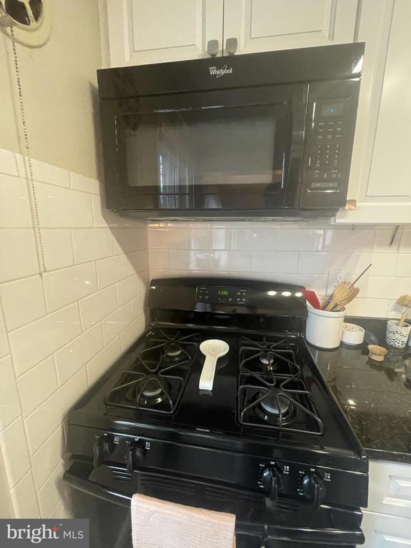 Building Photo - 6610 Potomac Ave