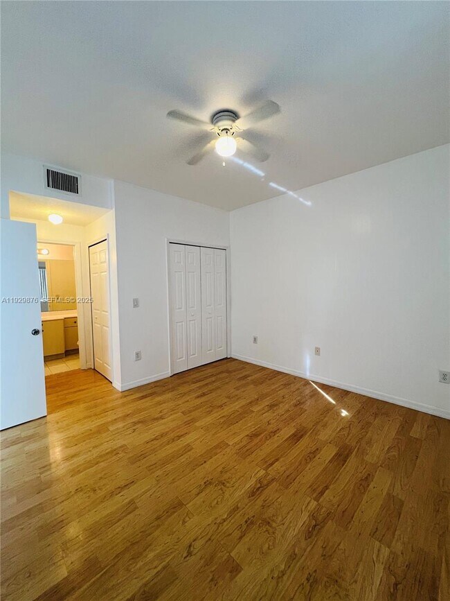 Building Photo - 6202 NW 116 Pl