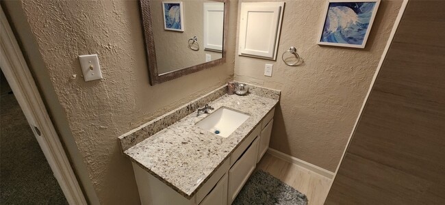 Building Photo - 15334 Oak Terrace Dr