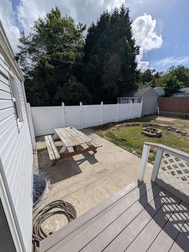 Building Photo - **West Warwick/Cowesett Single Family - $2...