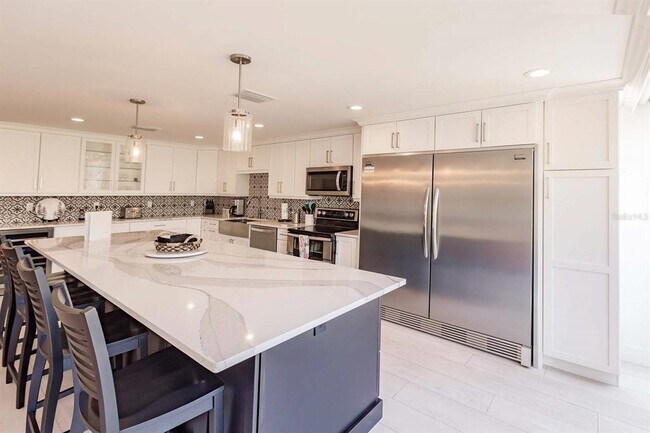 Building Photo - 1125 W Peppertree Dr