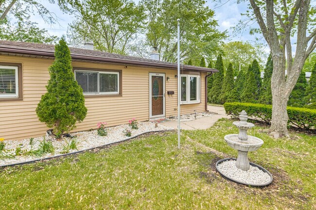 Building Photo - 117 Marryat Pl