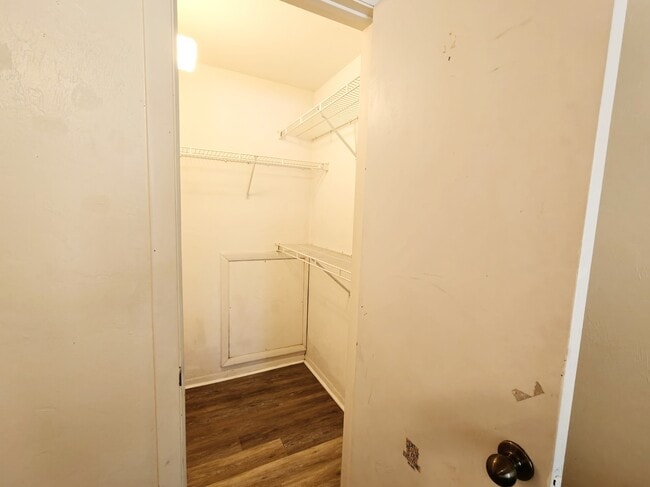 Building Photo - 4000 SW 23rd St