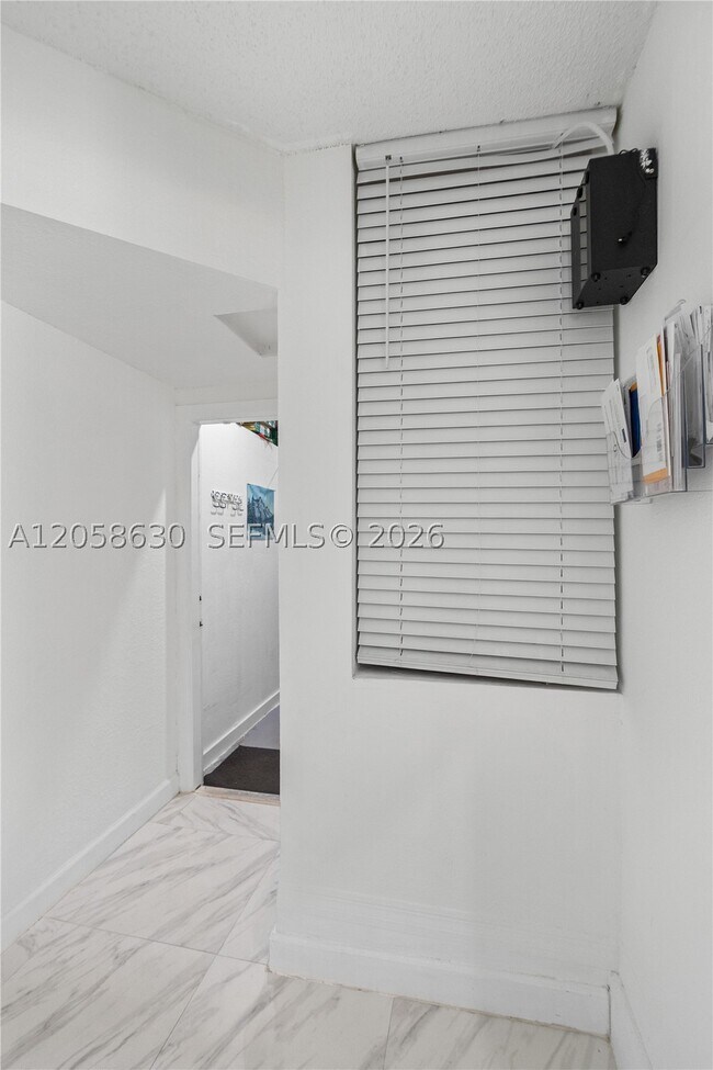 Building Photo - 8842 SW 215th Ln