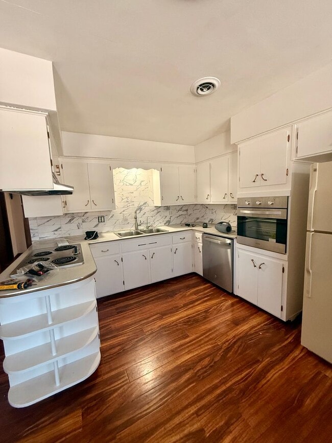 Building Photo - 3 Bedroom in heart Loves Park