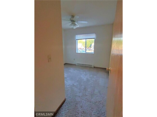 Building Photo - 560-580 Spring St