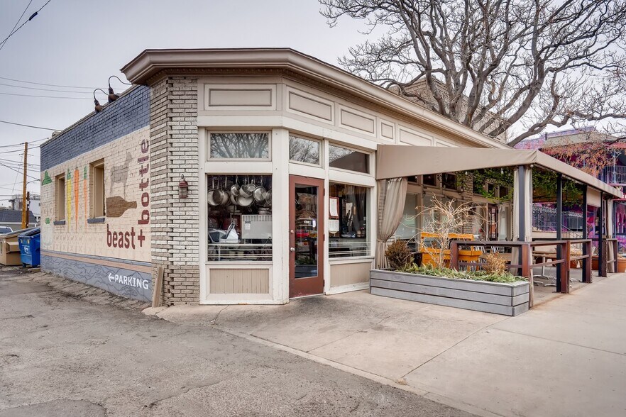 Building Photo - 1747 N Washington St