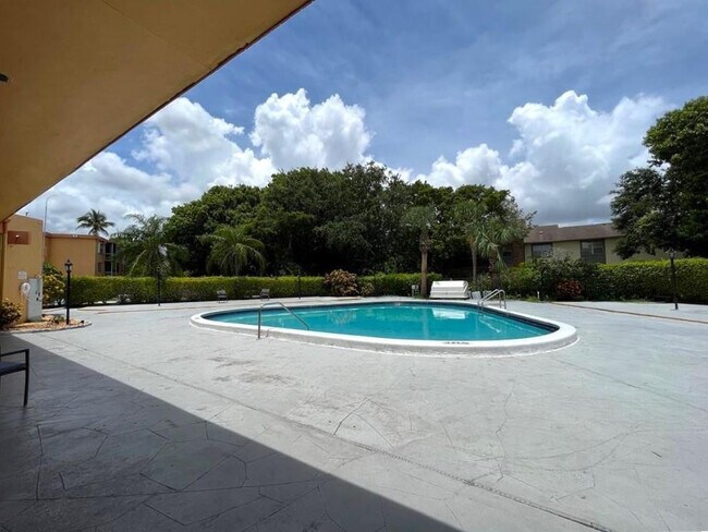 Building Photo - 4354 NW 9th Ave