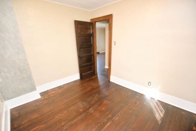 Building Photo - 2 bedroom 2 bath home with 2 story garage