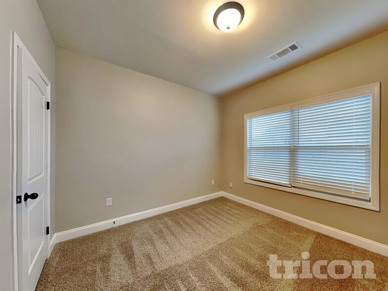 Building Photo - 7020 Prune Ln