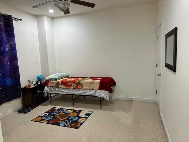 Building Photo - 10110 Paxton Run Rd