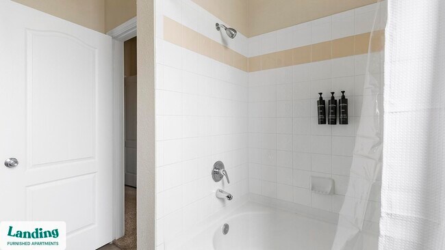 Building Photo - 6101 N Riverside Dr