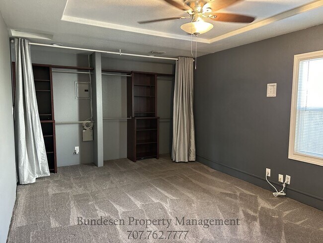 Building Photo - 409 N Washington St