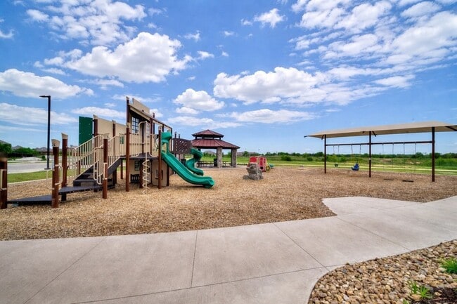 Building Photo - 9733 Tinsley St