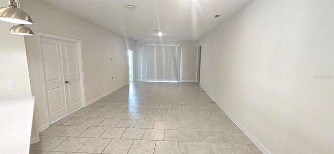 Building Photo - 212 Bergamot Lp