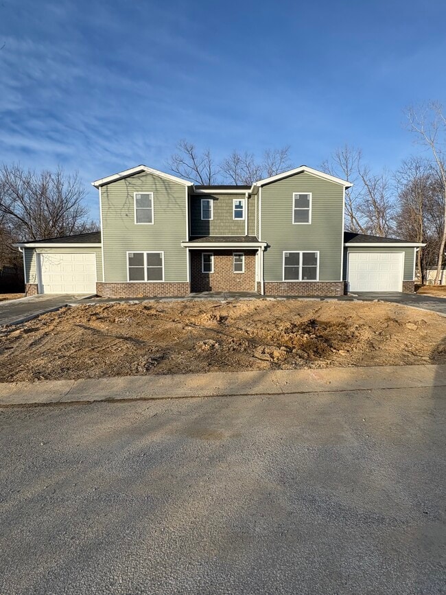 Building Photo - 4811 Richmond Dr